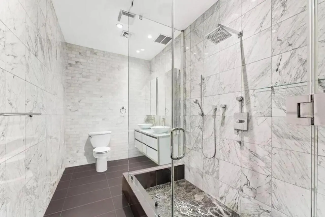 Luxurious 3 Bedroom Beautifully Renovated Loft Nova Iorque